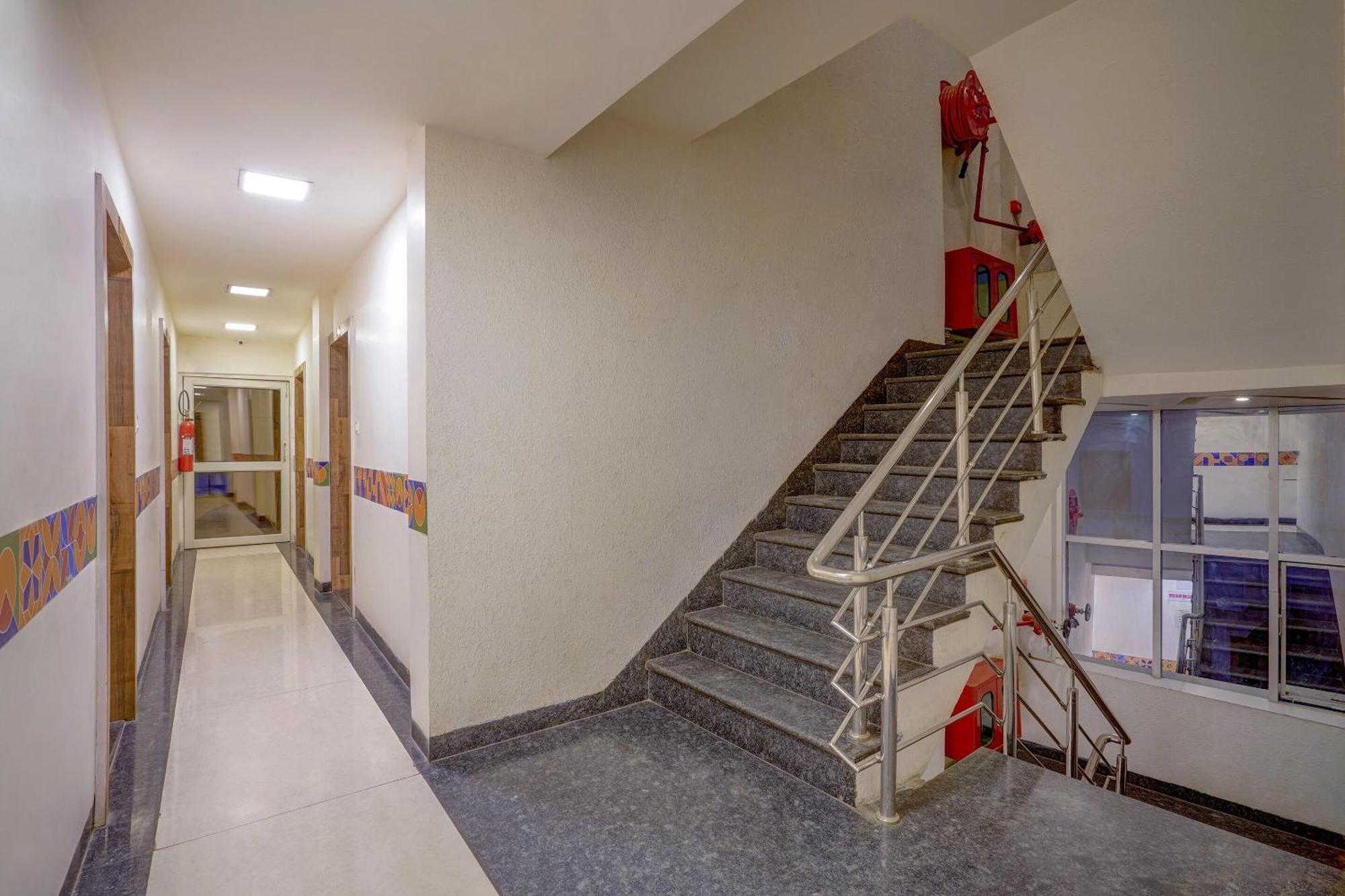 Super Hotel O Traveller Inn Lucknow Esterno foto