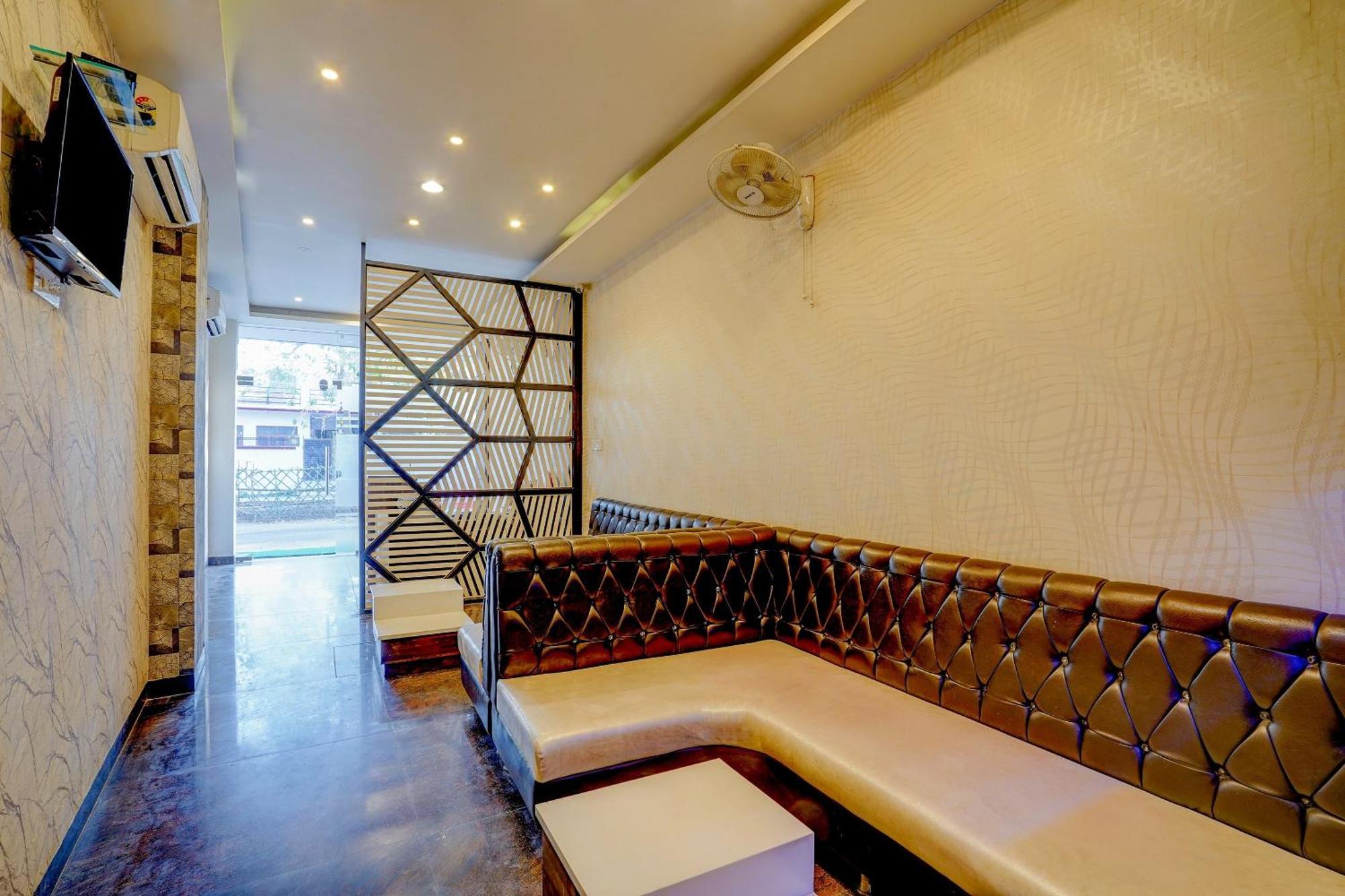 Super Hotel O Traveller Inn Lucknow Esterno foto